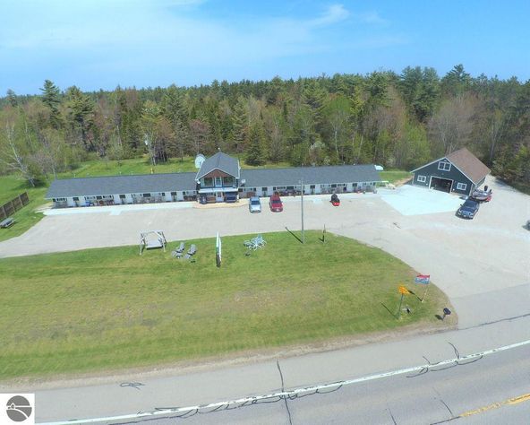 16086 Us Hwy 2, Cooks, MI 49817